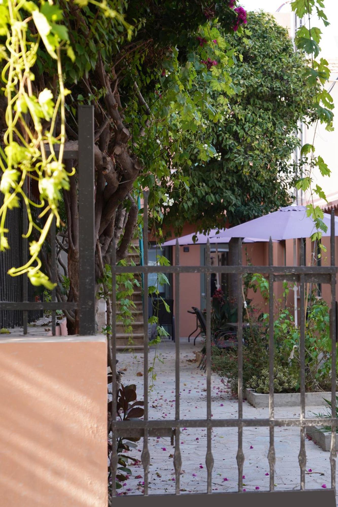 Lindas Convent Garden Home 1 하니아 외부 사진